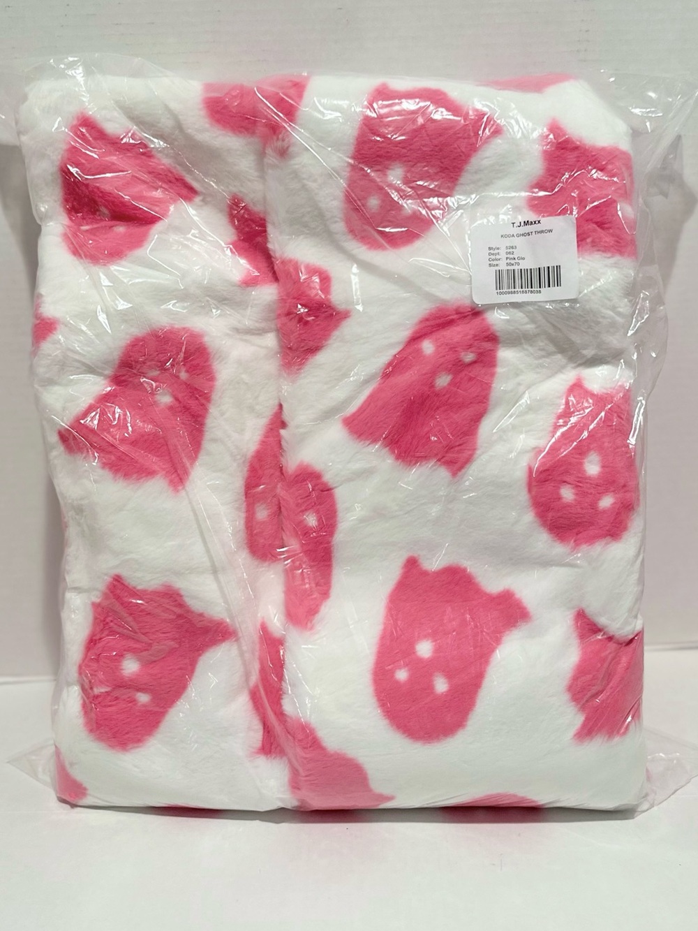 Storehouse NWT Koda Ghost 50 X 70 Plush Throw